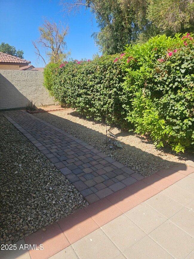Building Photo - 12244 S Chippewa Dr