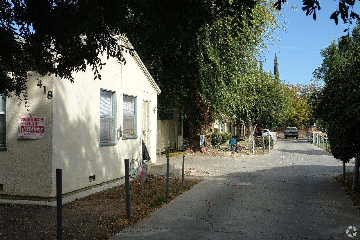 Building Photo - 418 Willard Ave