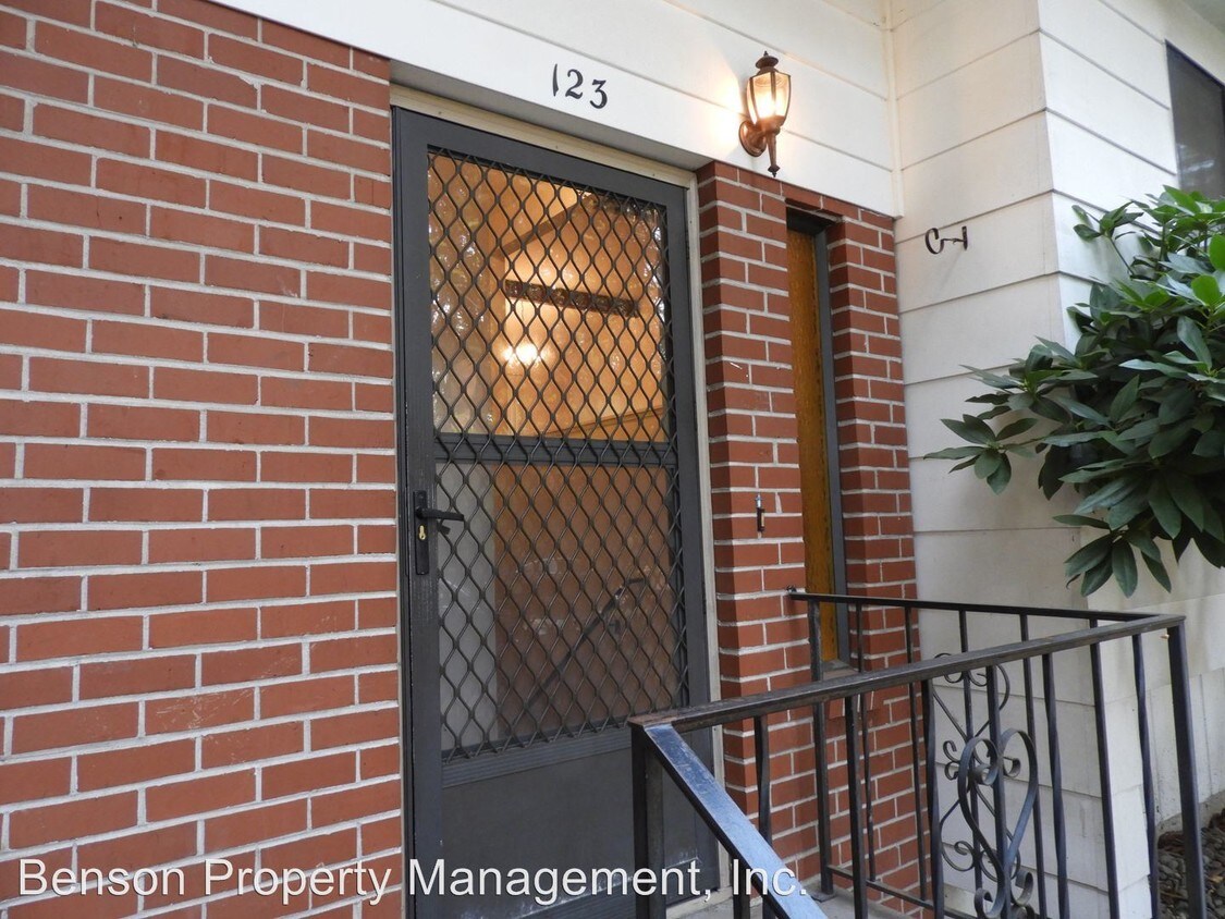 Foto principal - 107-131 NE 160th Ave