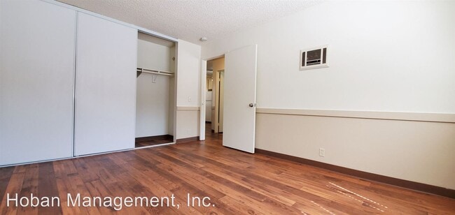 Building Photo - 1043 S Sunshine Ave