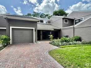 Building Photo - 6680 Thornhill Ct