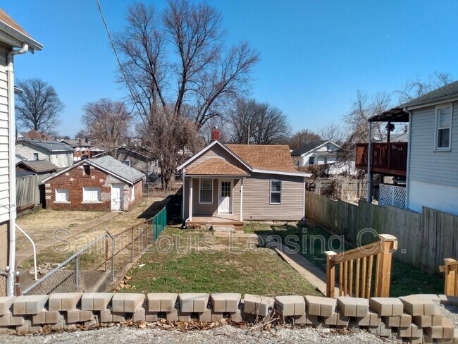 Building Photo - 4831 Oldenburg Ave