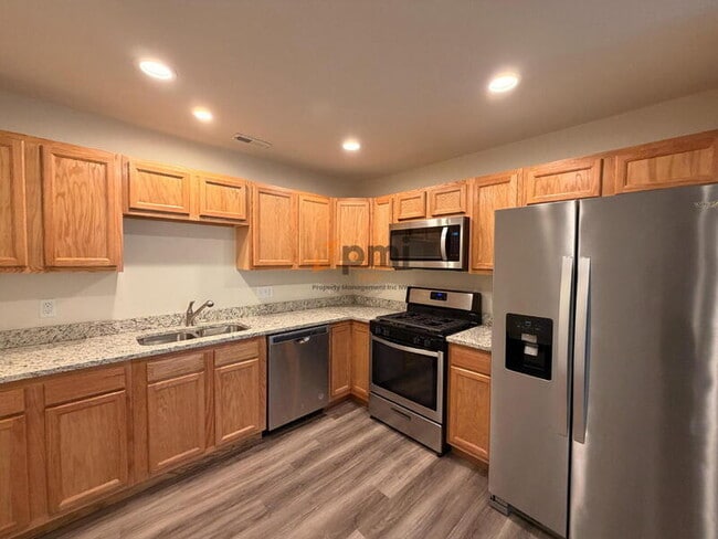 Building Photo - 122 - 124 Park Ave