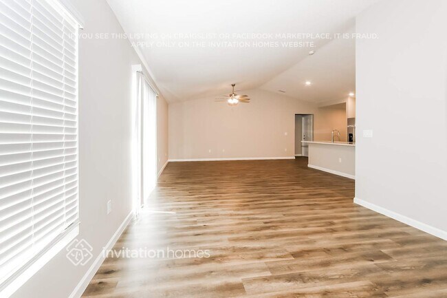 Foto del edificio - 1042 SW Del Rio Blvd