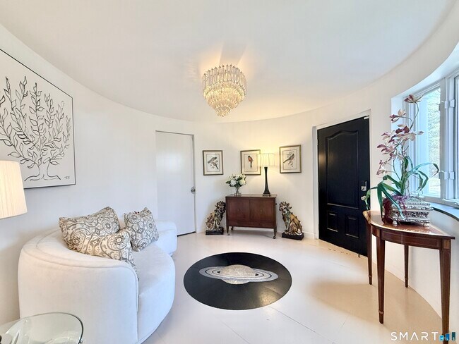 Foto del edificio - 57 Drum Hill Ln