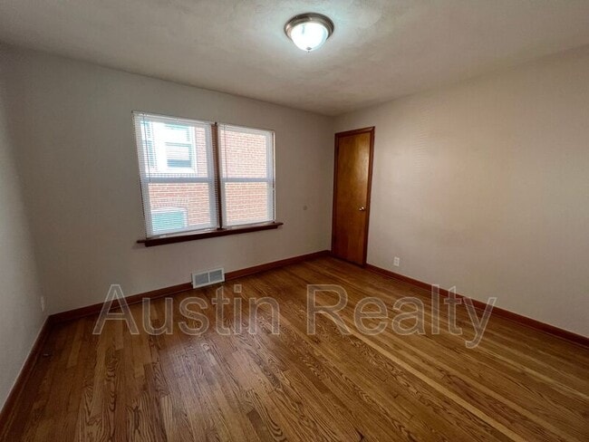 Building Photo - 1509 Collins Ave