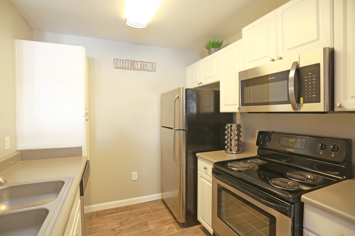 Elevate at Red Rocks Apartments in Lakewood, CO