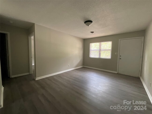 Building Photo - 201 Arthur Dr