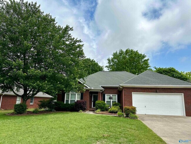 Building Photo - 102 Tumbleweed Ct