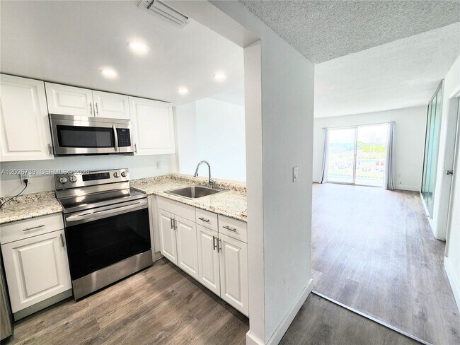 Foto del edificio - 16465 NE 22nd Ave