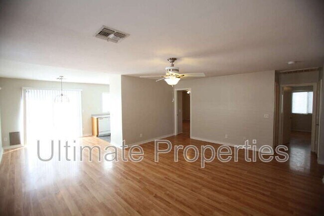 Foto del edificio - 15761 N 138th Ave