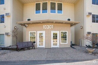 Building Photo - 10301 Cedar Lk Rd S