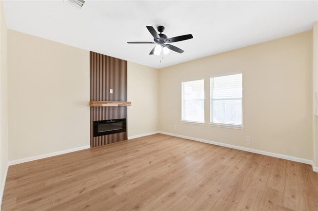 Foto del edificio - 3331 Clayton Terrace Dr