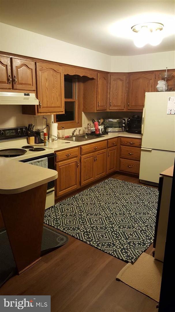 Building Photo - 71 Mountain St