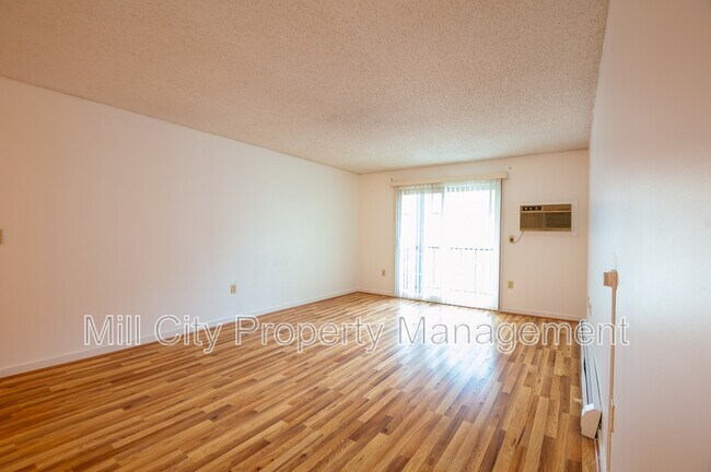 Foto del edificio - 8 Northbrook Dr