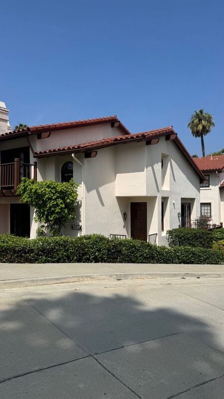 Primary Photo - 452 E Bougainvillea Ln