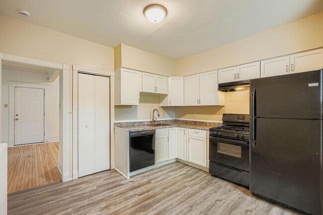 Foto del edificio - 595 Hawthorne Ave E