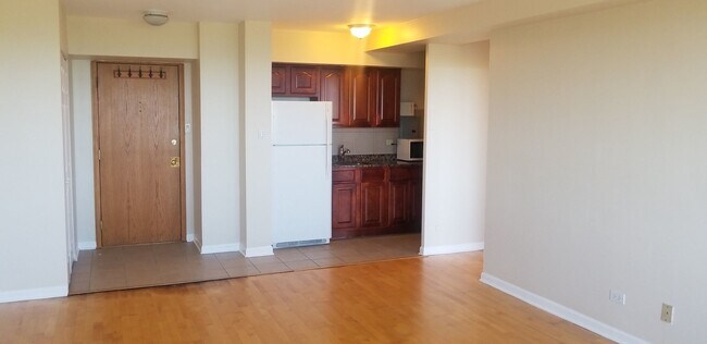 Building Photo - 4180 N Marine Dr