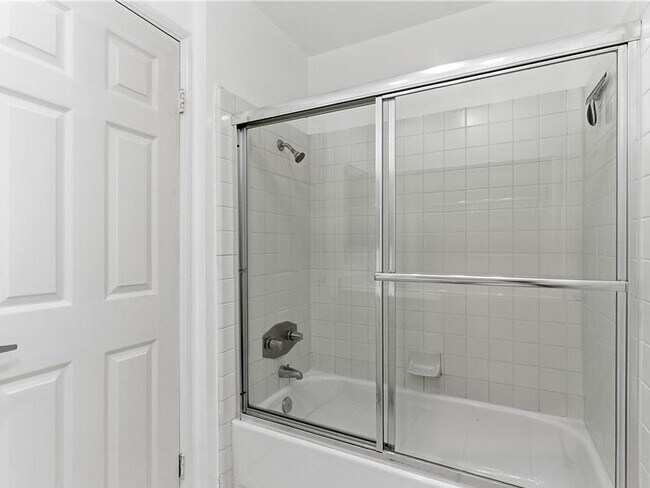 Foto del edificio - 16291 Countess Dr