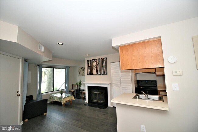 Foto del edificio - 9734 Hellingly Pl