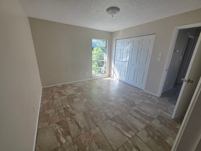 Building Photo - 5335 SE 30th Pl