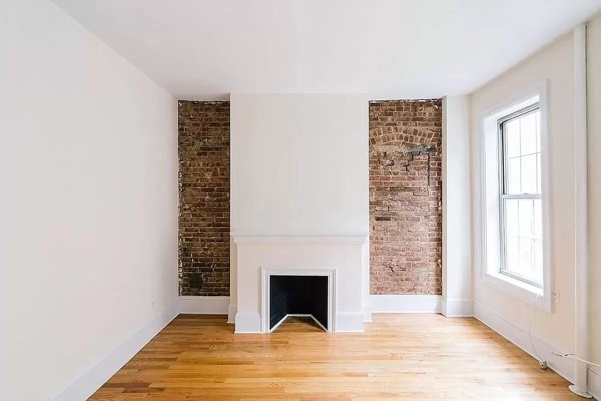 Primary Photo - 220 Sullivan Street