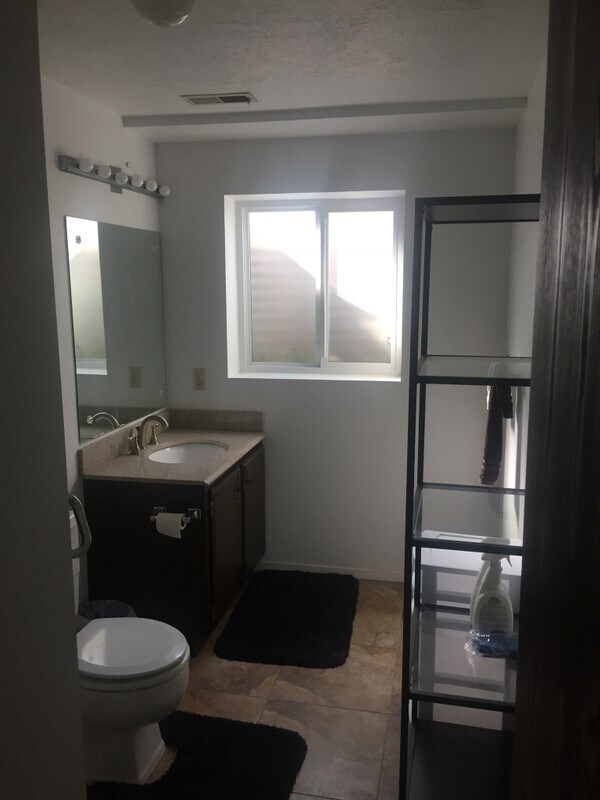 Foto del edificio - 4688 Porter Ave