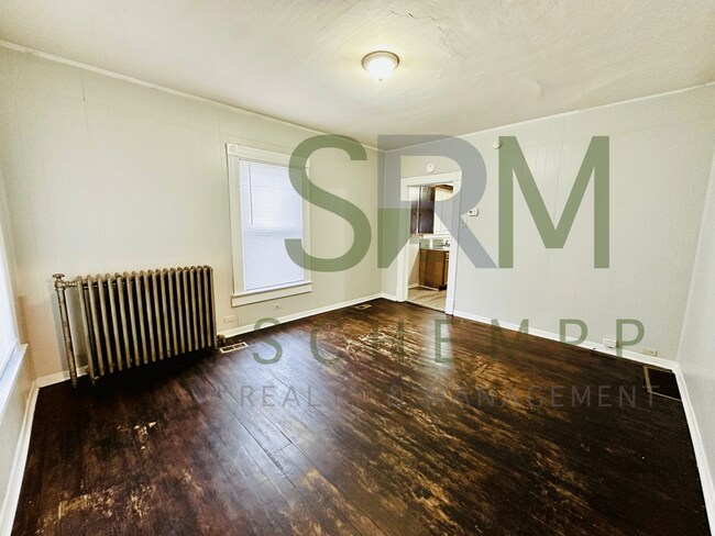 Building Photo - Charming 2-3 Bedroom House off Taylor Blvd! Section 8 accepted