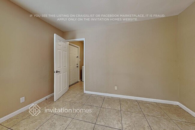 Building Photo - 1819 W Oraibi Dr
