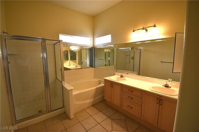 Foto del edificio - 3305 Tuscany Village Dr