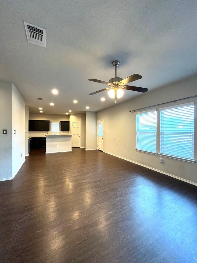 Building Photo - 10011 Raspberry Oak