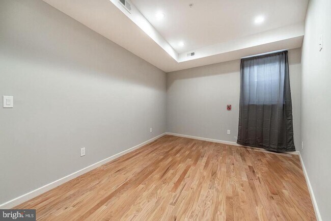 Foto del edificio - 2045 N College Ave