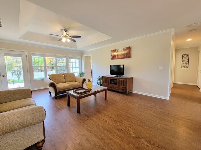 Foto del edificio - 1137 Arbor Cir