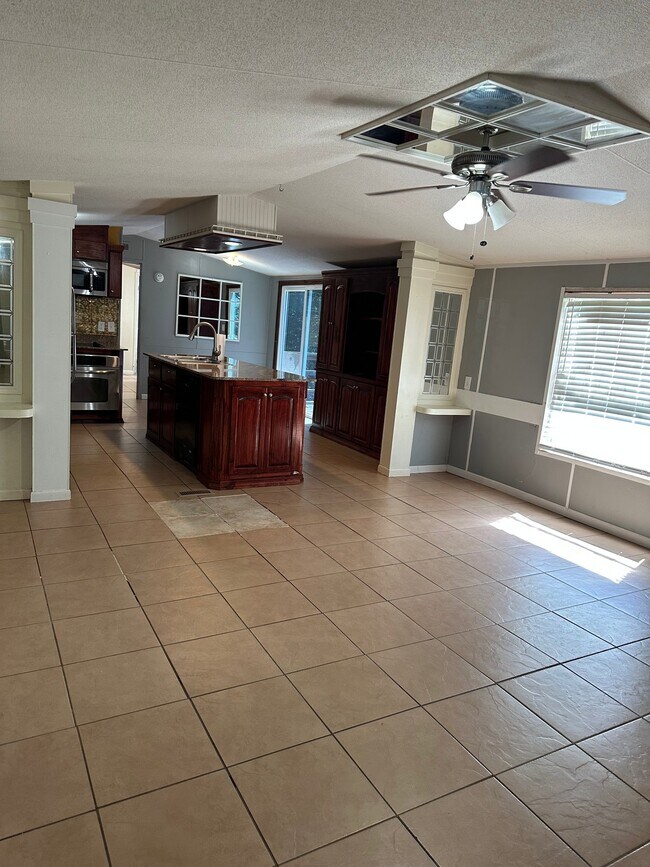 Building Photo - 16979 Pine Trail Dr