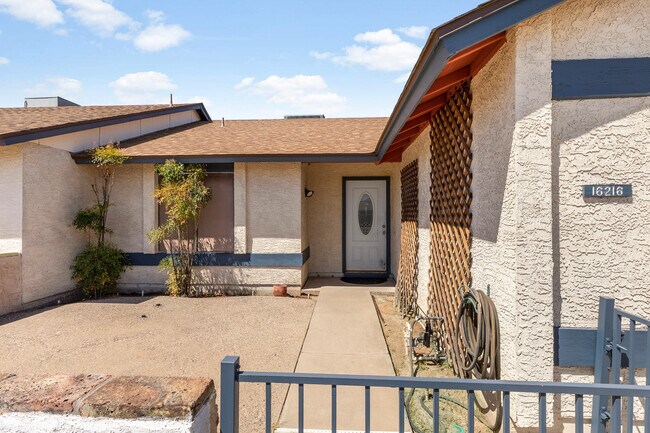 Foto del edificio - 16216 N 16th Pl