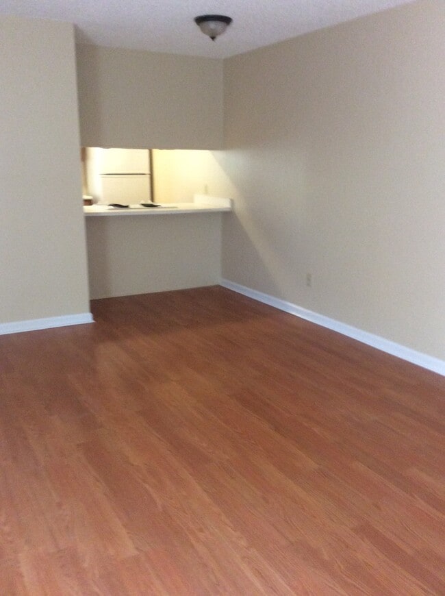 Building Photo - Duplex for Rent