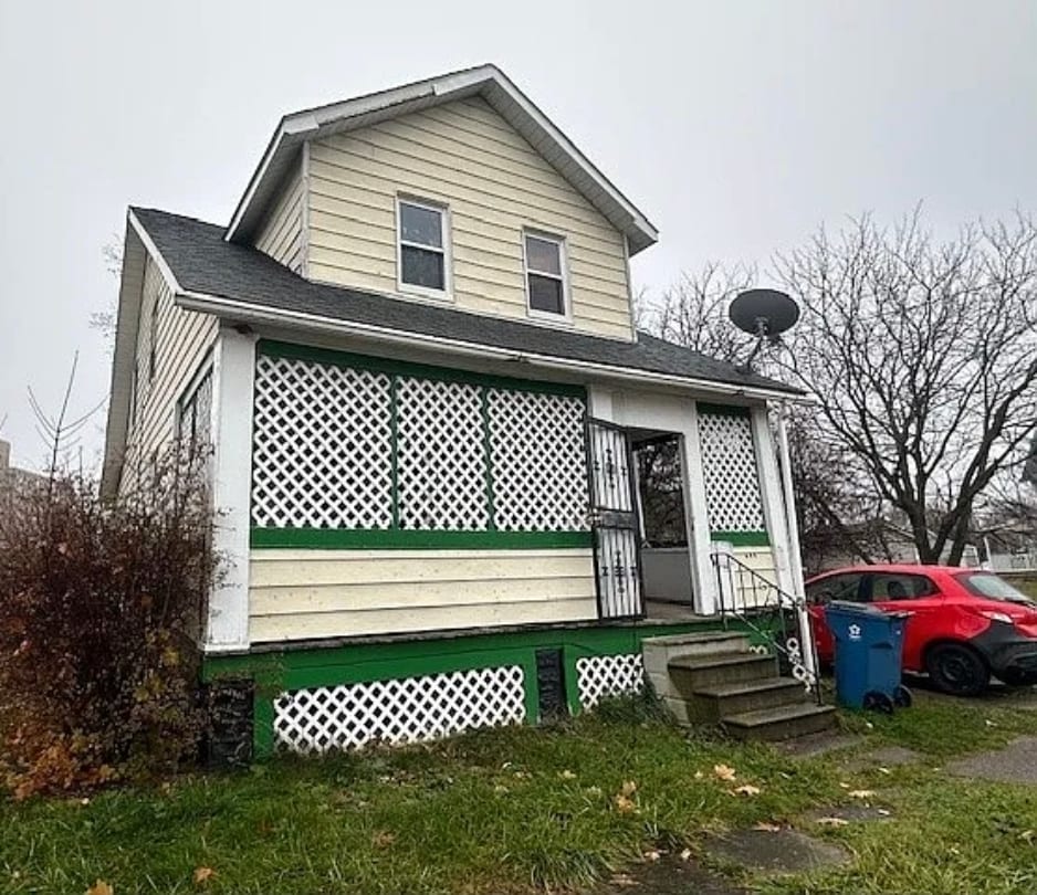 Primary Photo - 213 W 16th St