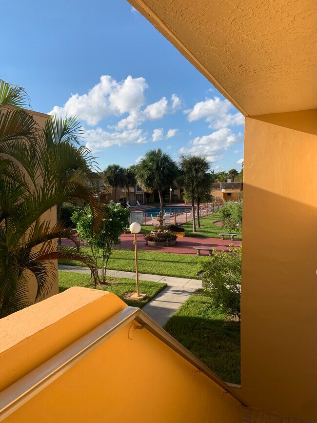 Foto del edificio - 9311 SW 4th St