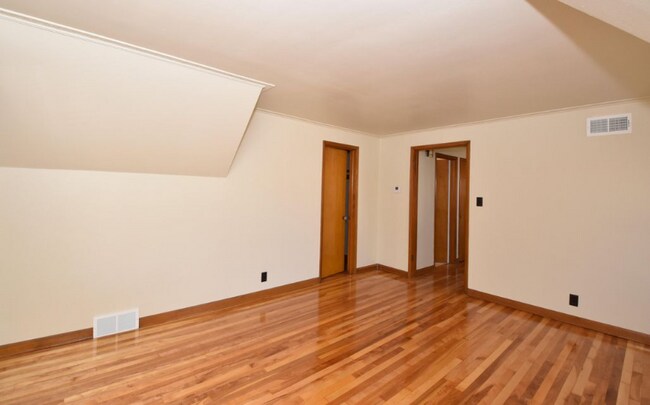 Building Photo - 1601 S 54th St