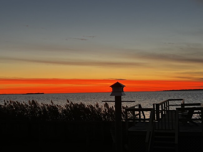 Backyard sunset view - 92 Grandview Dr