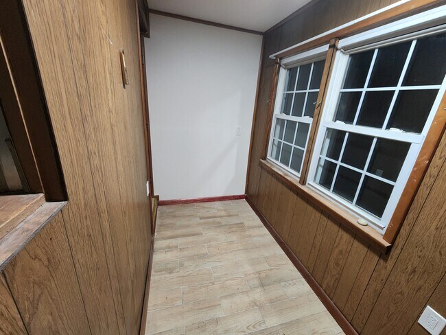 Building Photo - 460 Avenue E
