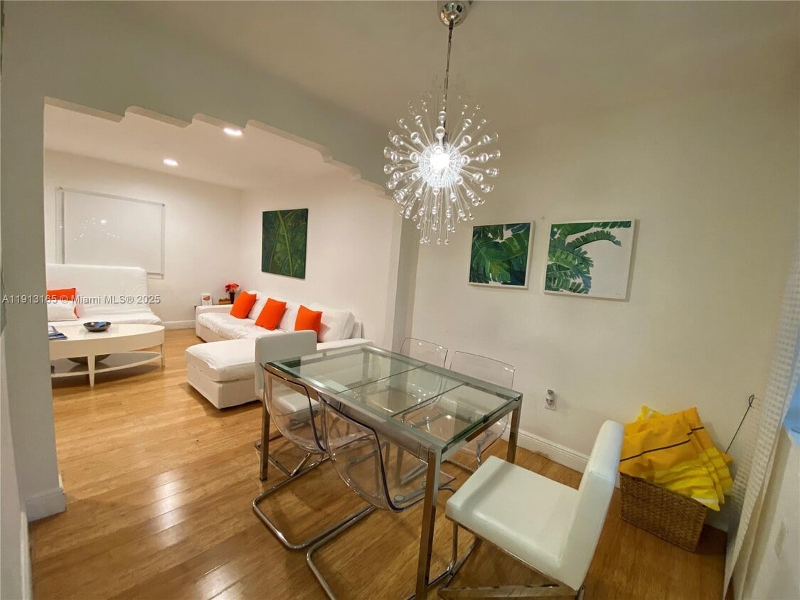 Foto principal - 6855 NE 5th Ave