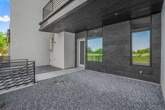 Foto del edificio - 8120 Stillmeadow Ct