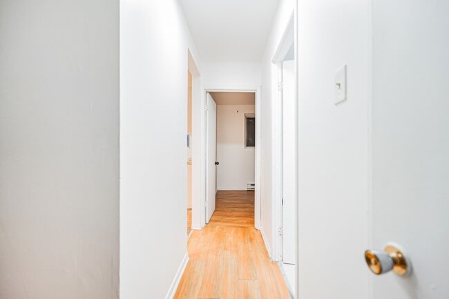 Building Photo - 2601 Chem. d'Oka