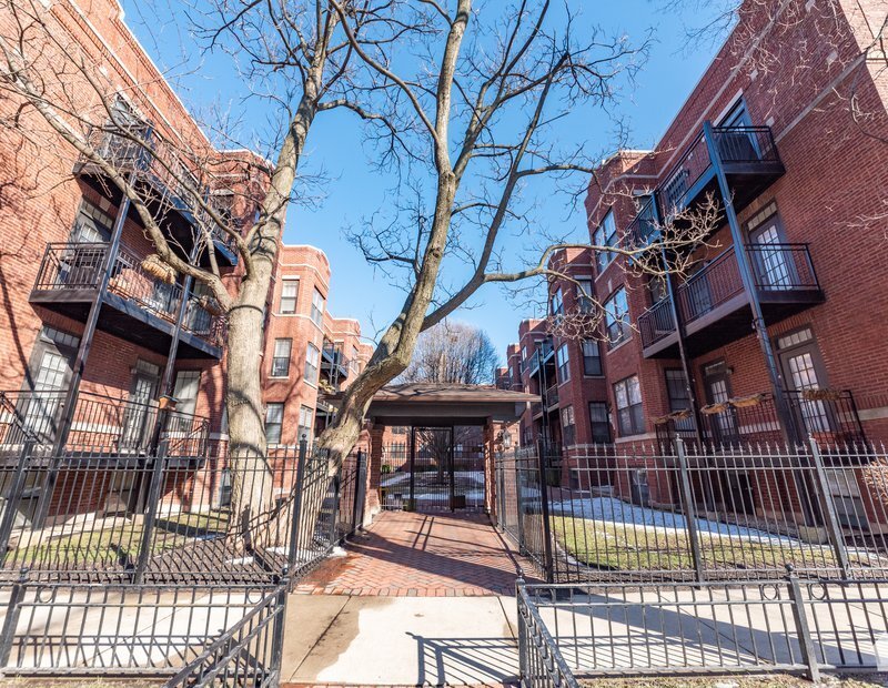 Primary Photo - 2711 N Mildred Ave