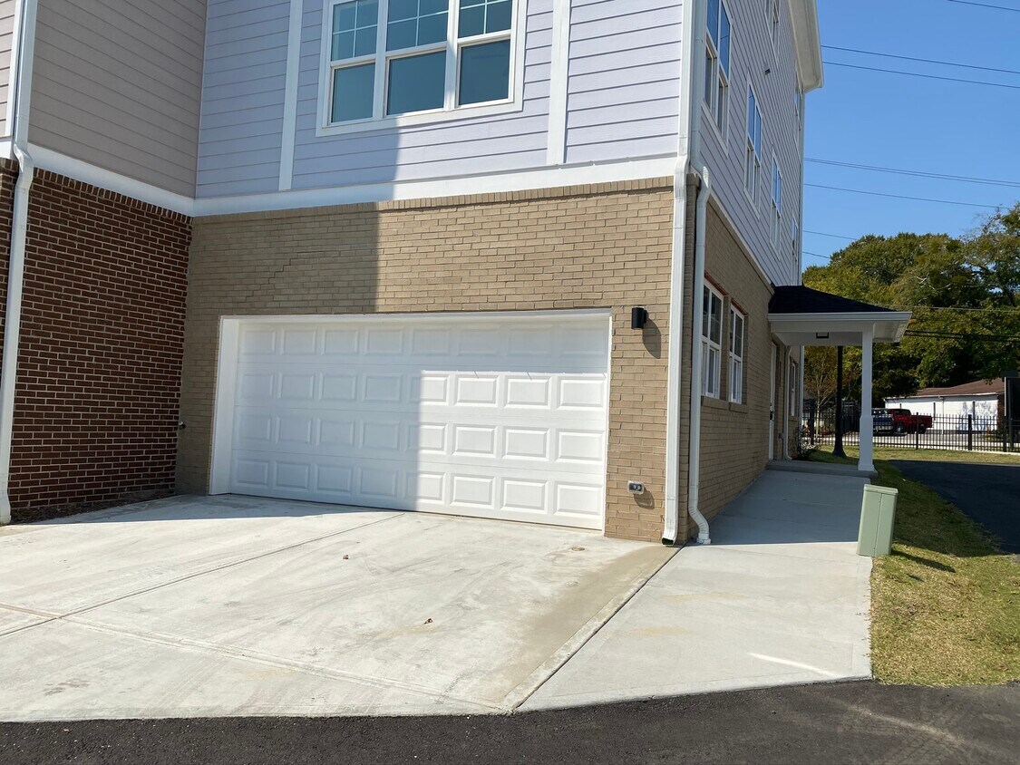 Primary Photo - 2008 Ocean Dr NW