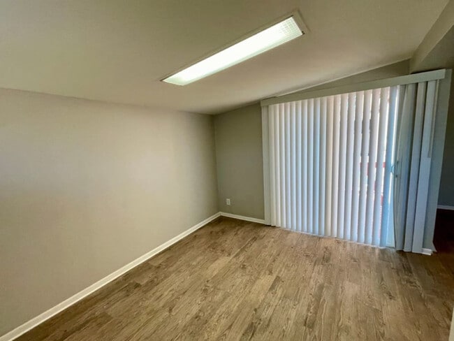 Foto del edificio - 1641 E 86th Pl