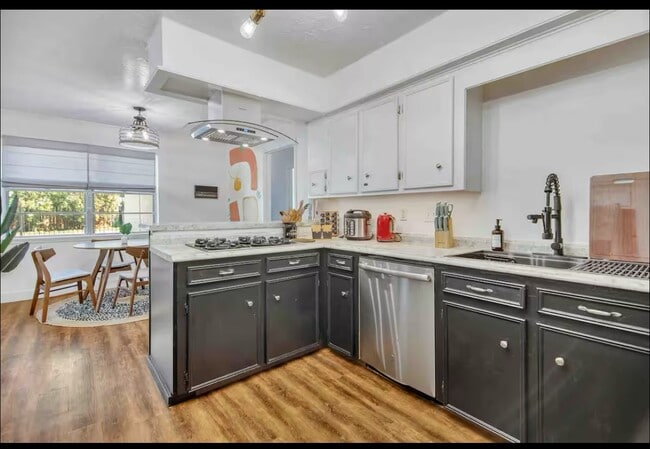 Building Photo - 3107 Cherry Creek Dr