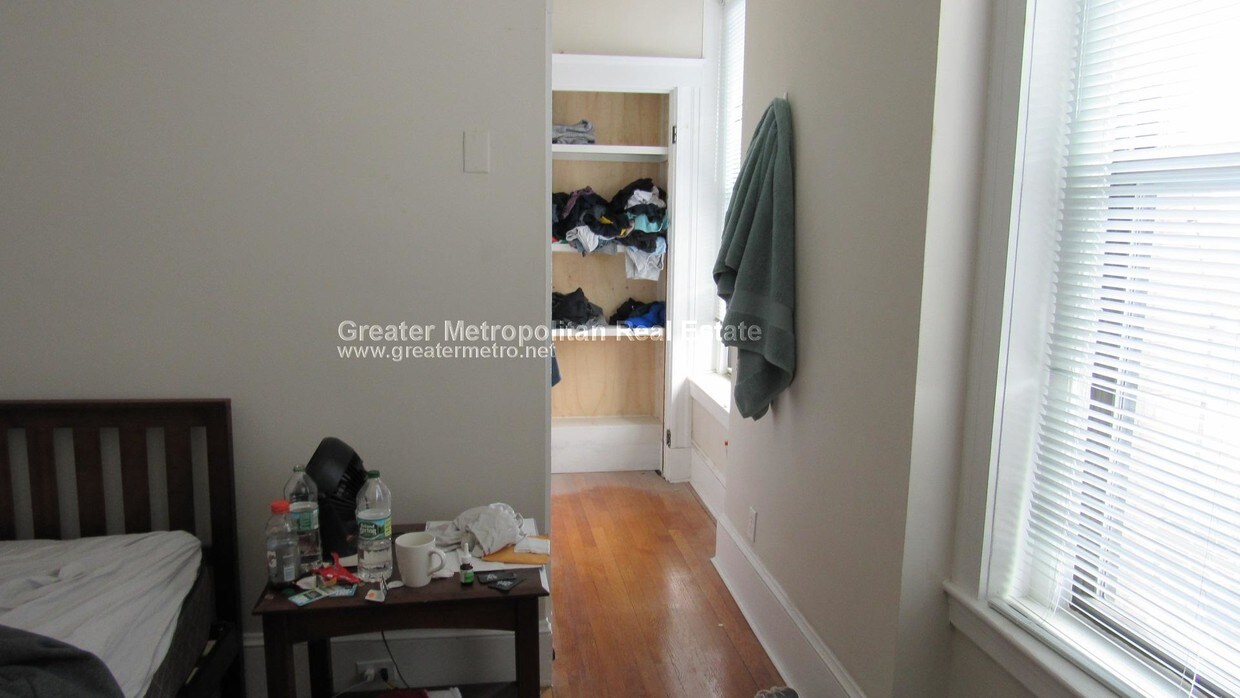 Foto principal - 564 E Broadway