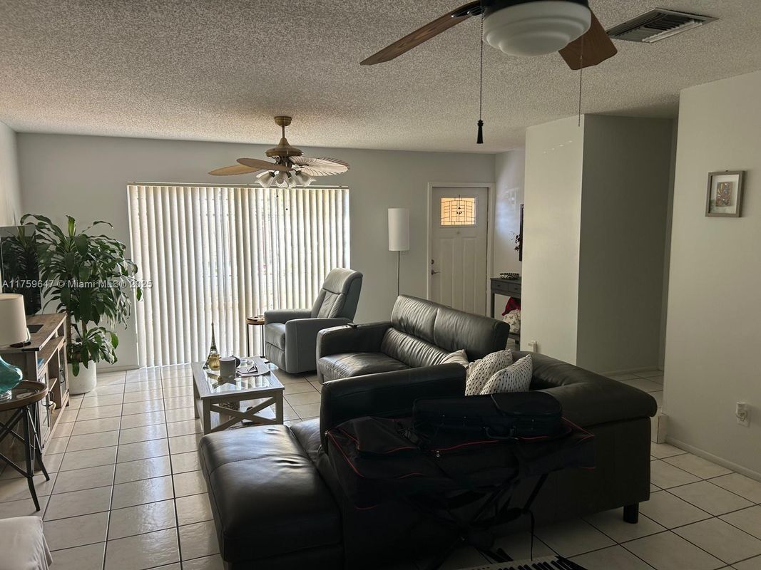 Primary Photo - 13701 SW 84th St